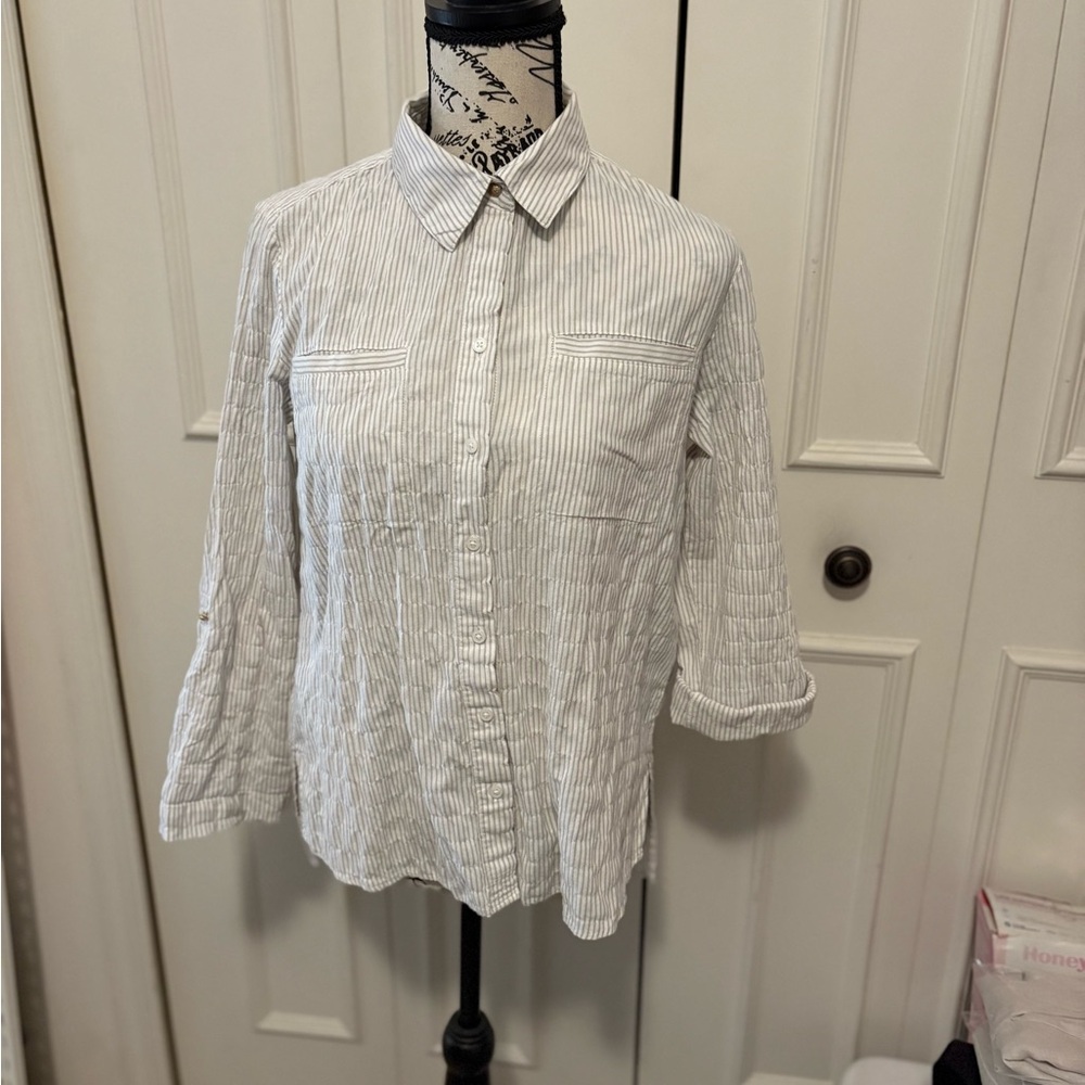 ITEM NO. 46: Jones of New York Signature Light Gray Striped Button-Down Shirt